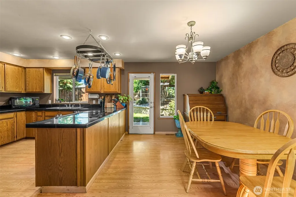 121 Manhattan Square East Wenatchee WA 98802