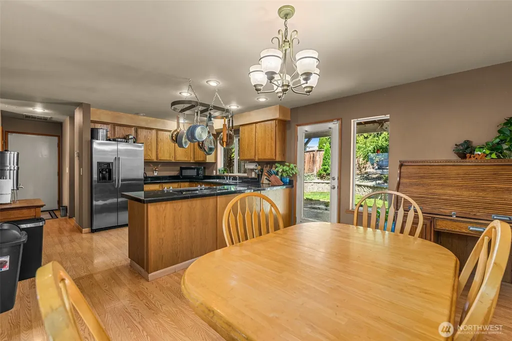121 Manhattan Square East Wenatchee WA 98802