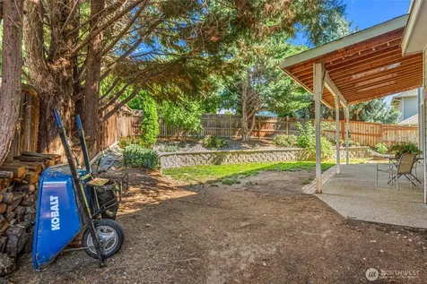 121 Manhattan Square East Wenatchee WA 98802