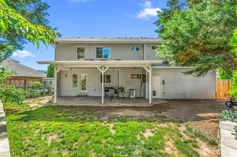 121 Manhattan Square East Wenatchee WA 98802