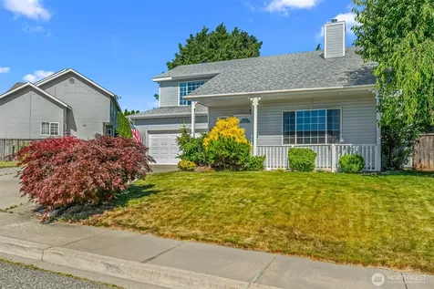 121 Manhattan Square East Wenatchee WA 98802