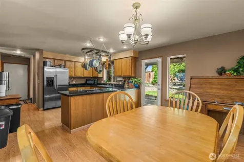 121 Manhattan Square East Wenatchee WA 98802