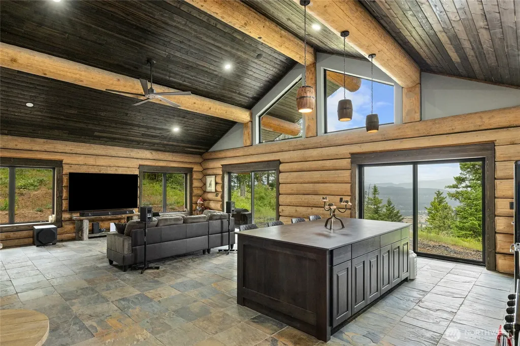1336 Black Hawk Cle Elum WA 98922