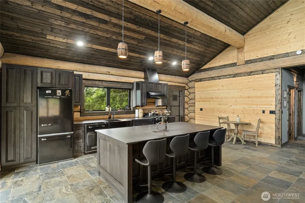 1336 Black Hawk Cle Elum WA 98922