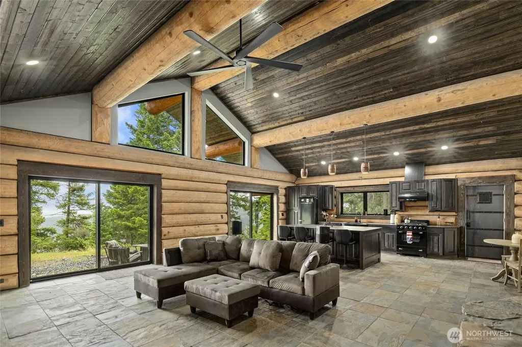 1336 Black Hawk Cle Elum WA 98922