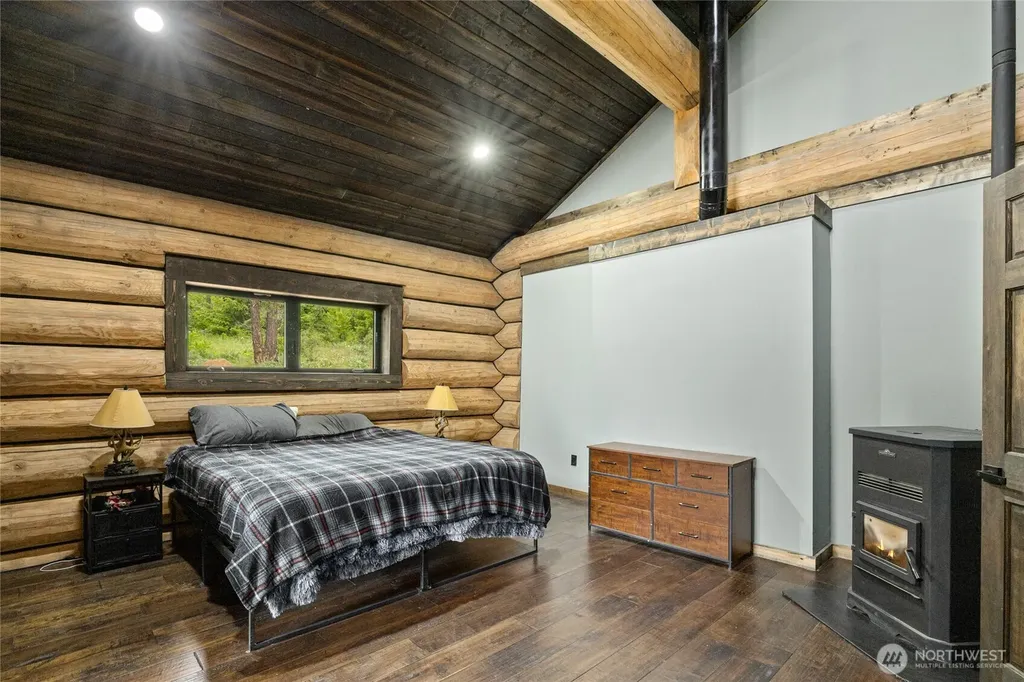 1336 Black Hawk Cle Elum WA 98922