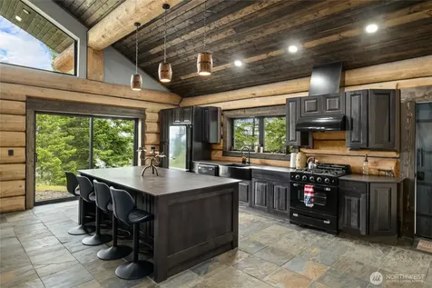 1336 Black Hawk Cle Elum WA 98922