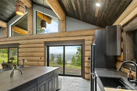 1336 Black Hawk Cle Elum WA 98922