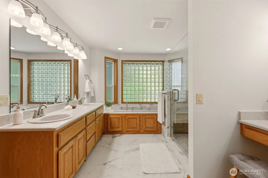 23232 SE 253rd Place Maple Valley WA 98038