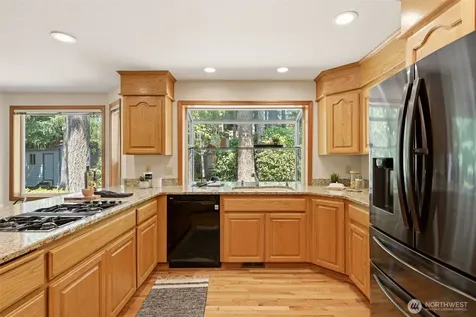 23232 SE 253rd Place Maple Valley WA 98038