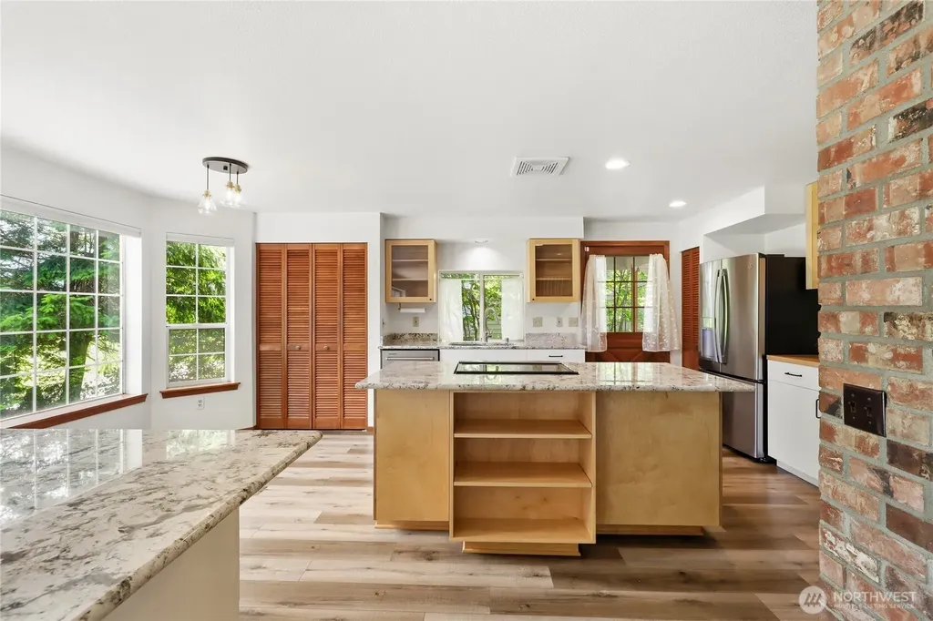 400 E Old Ranch Road Allyn WA 98524