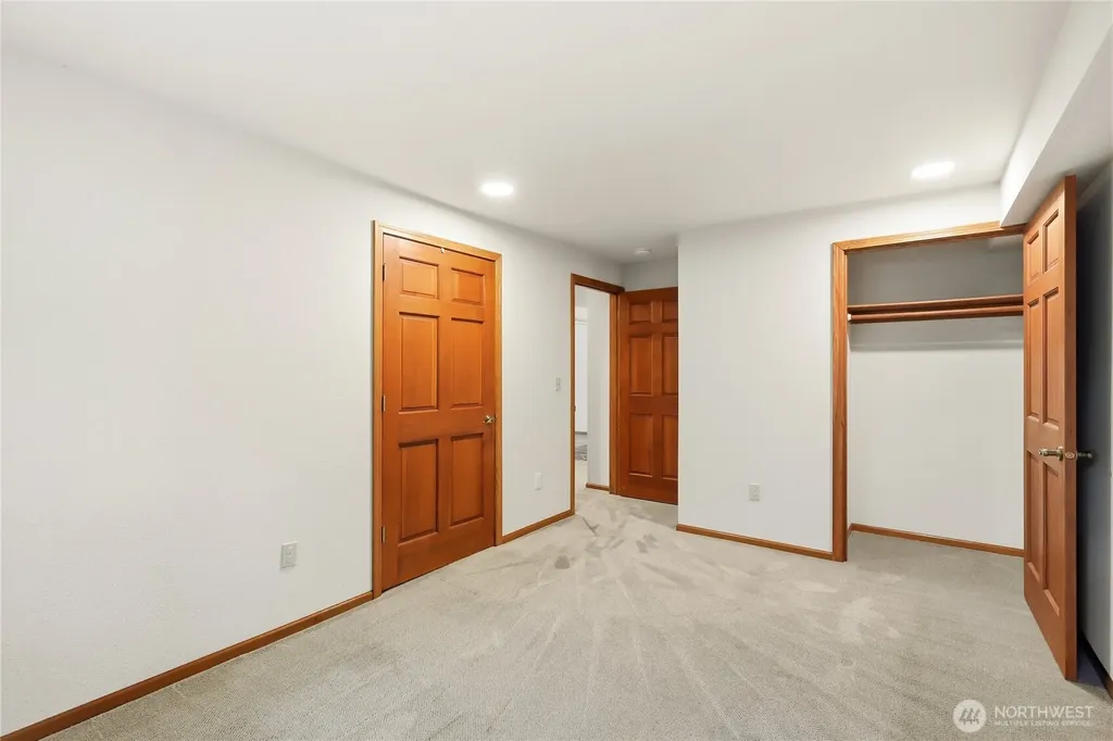 400 E Old Ranch Road Allyn WA 98524