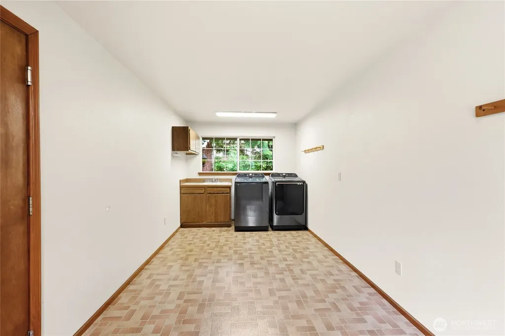 400 E Old Ranch Road Allyn WA 98524