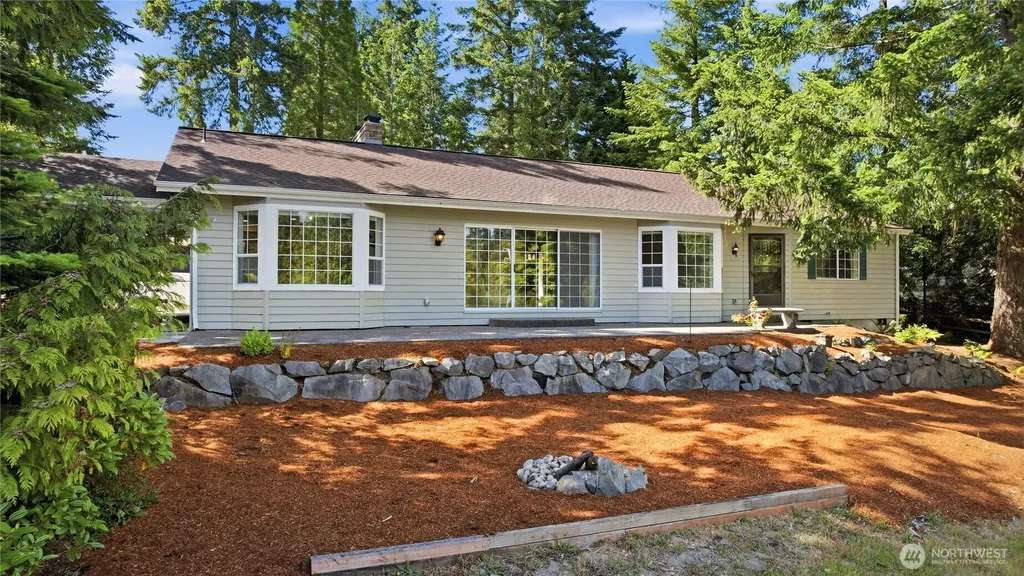 400 E Old Ranch Road Allyn WA 98524