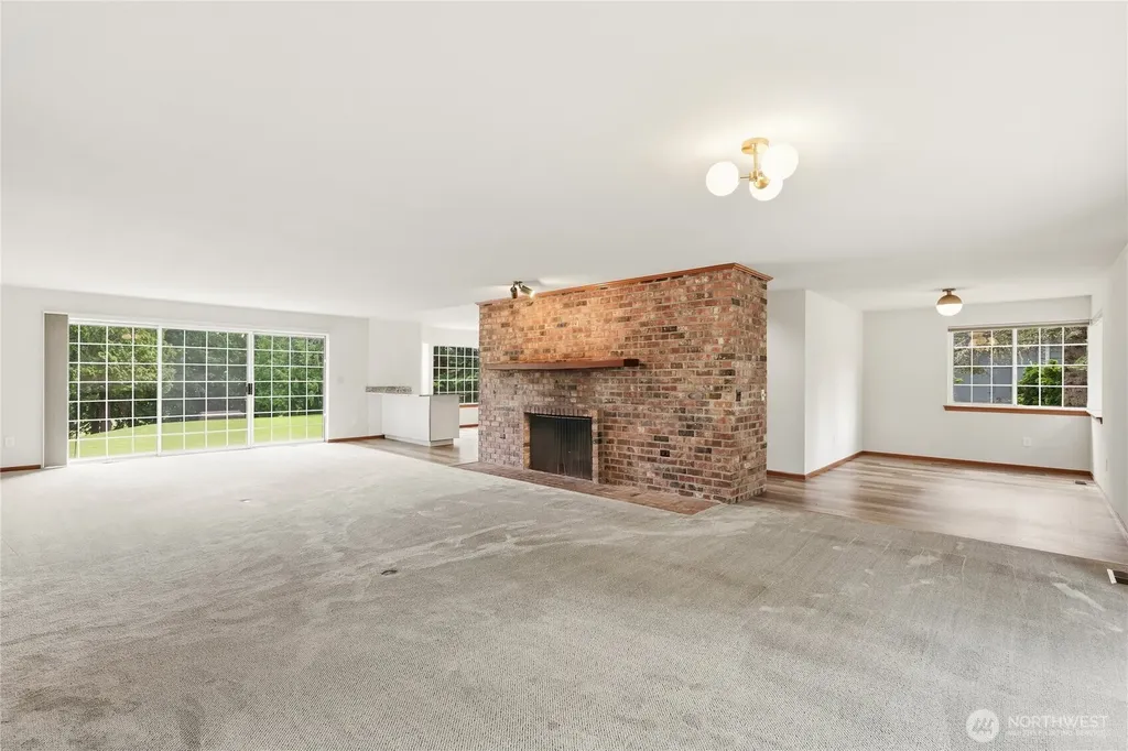 400 E Old Ranch Road Allyn WA 98524