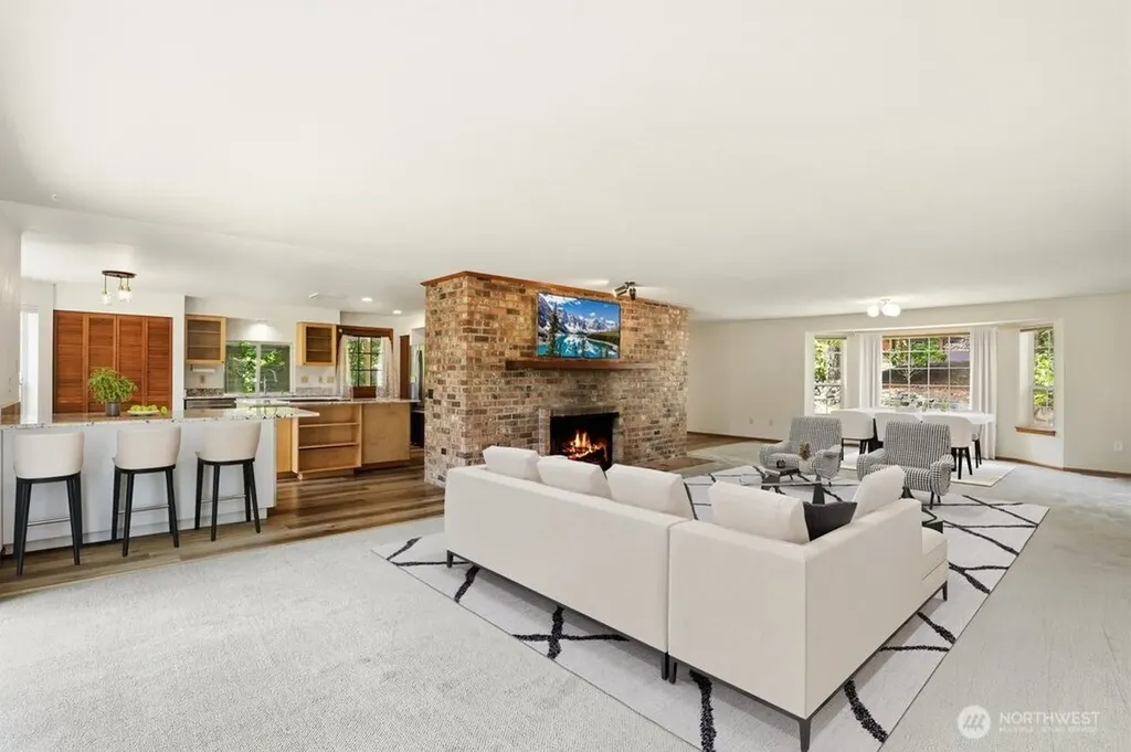 400 E Old Ranch Road Allyn WA 98524