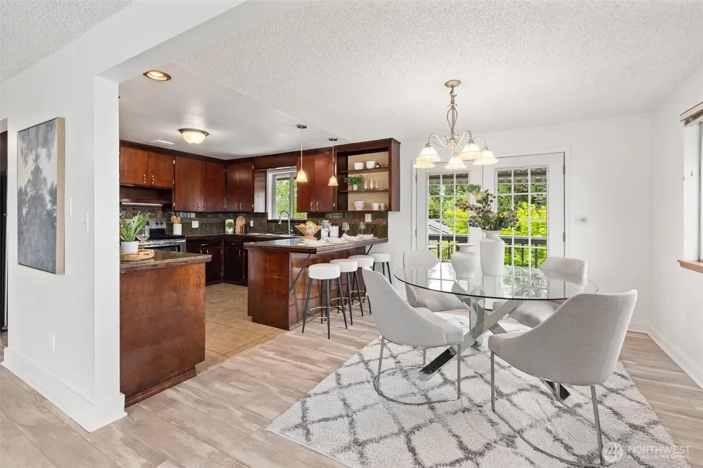 2001 NE 12th Street Renton WA 98056