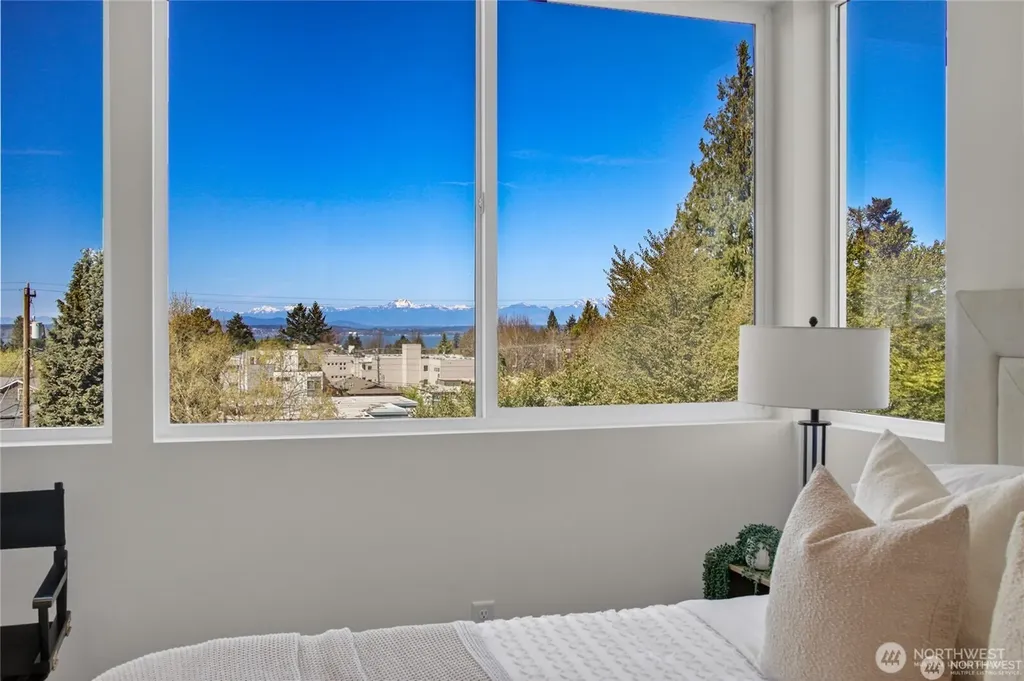 6318 41st Avenue SW Seattle WA 98136