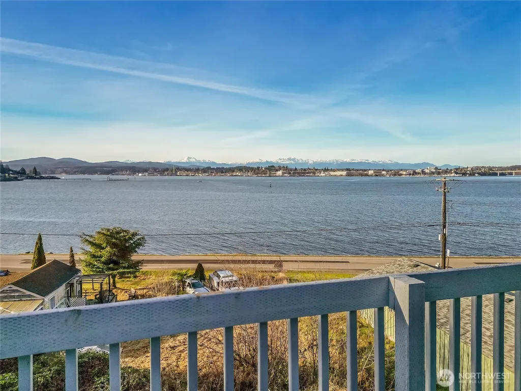 2685 E Lidstrom Hill Road Port Orchard WA 98366