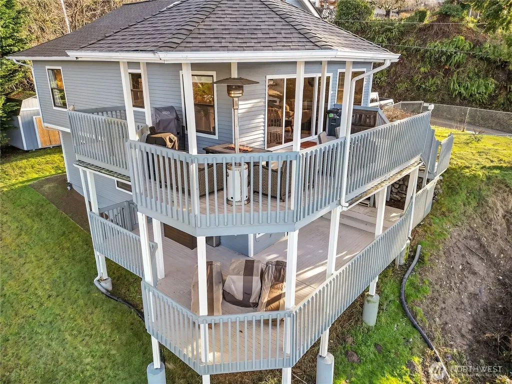2685 E Lidstrom Hill Road Port Orchard WA 98366