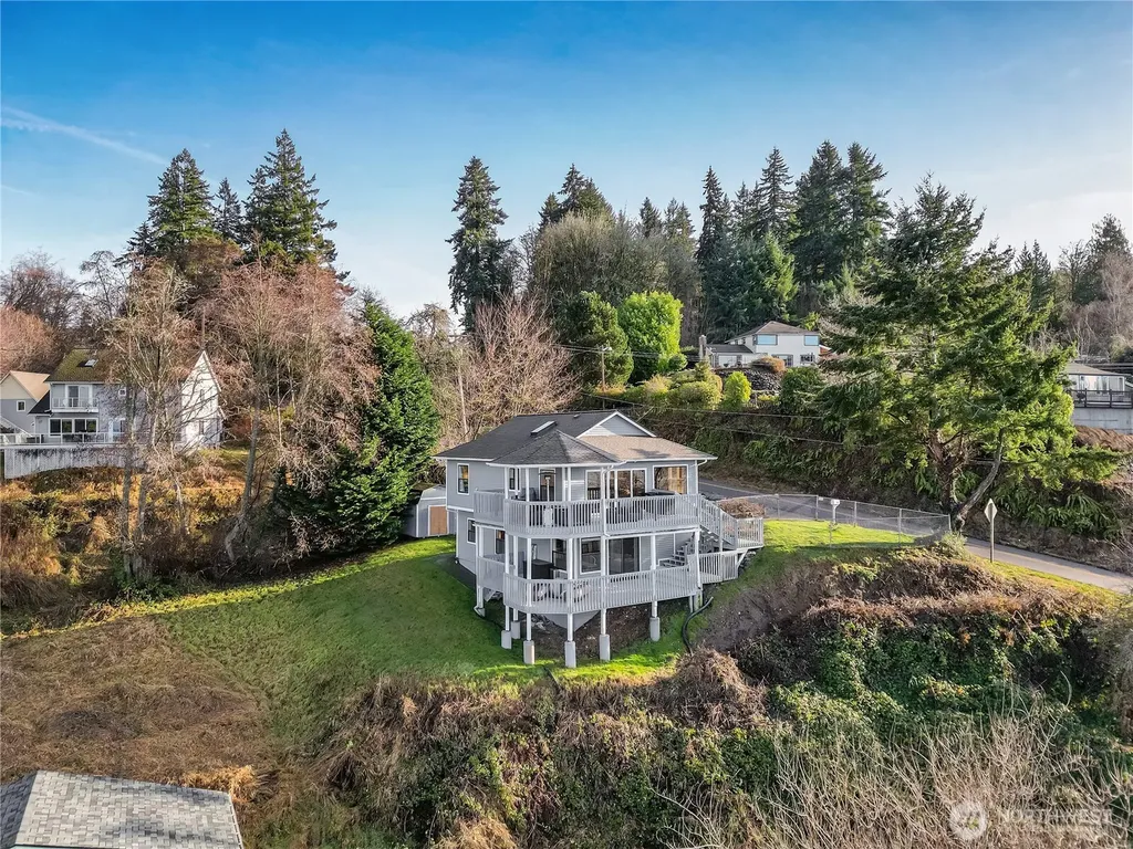 2685 E Lidstrom Hill Road Port Orchard WA 98366