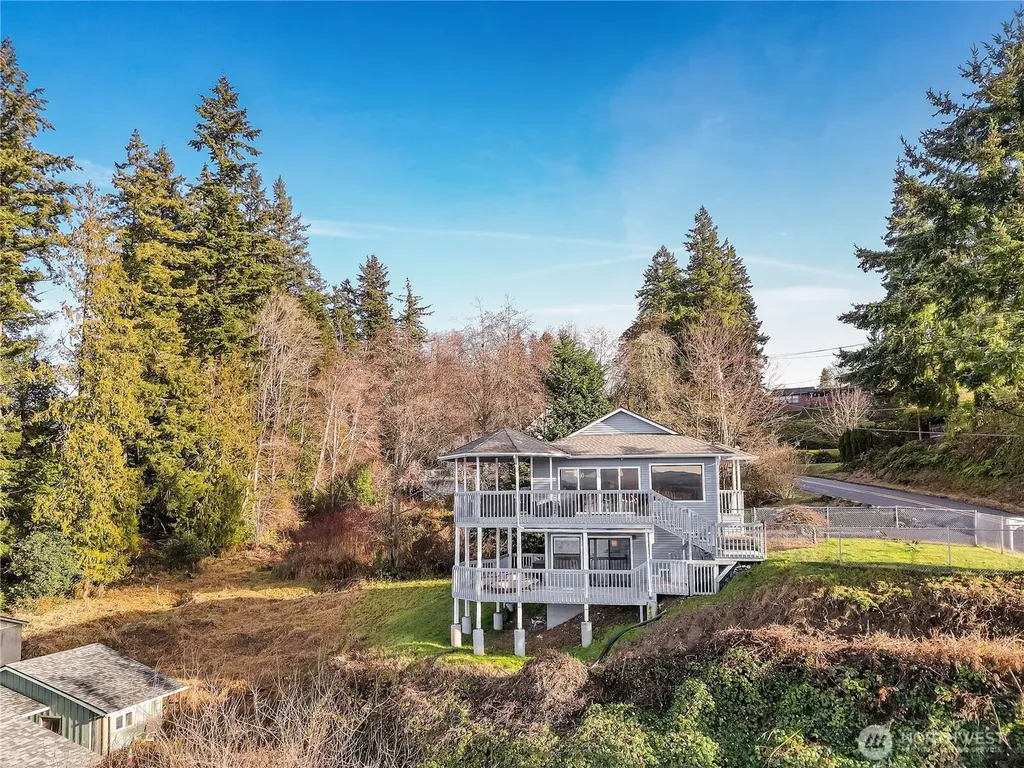 2685 E Lidstrom Hill Road Port Orchard WA 98366