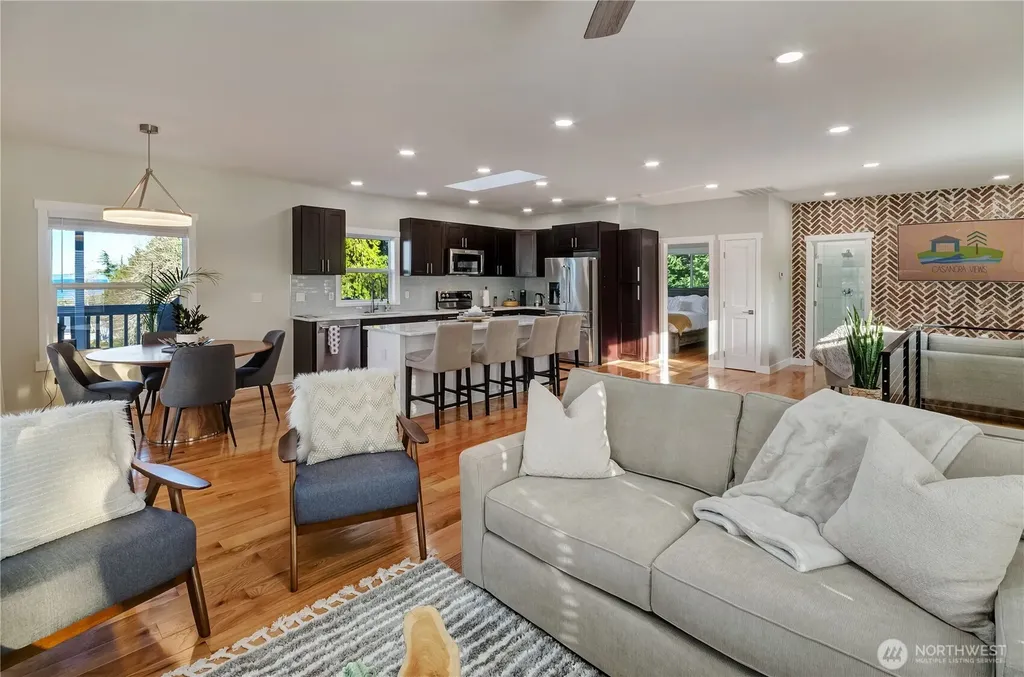 2685 E Lidstrom Hill Road Port Orchard WA 98366