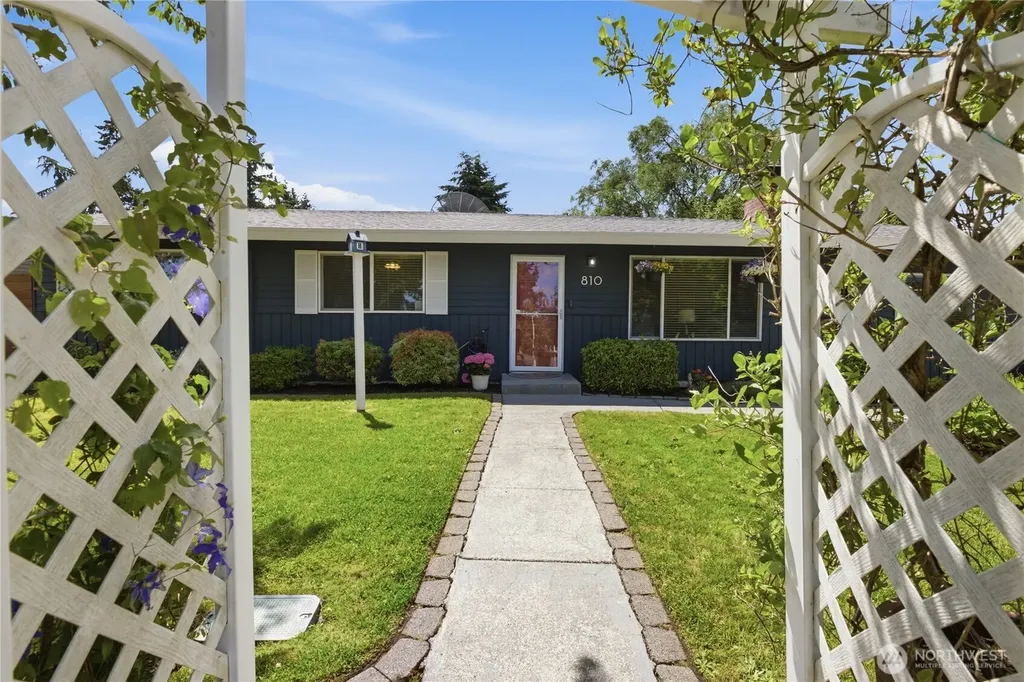 810 132nd Street S Tacoma WA 98444