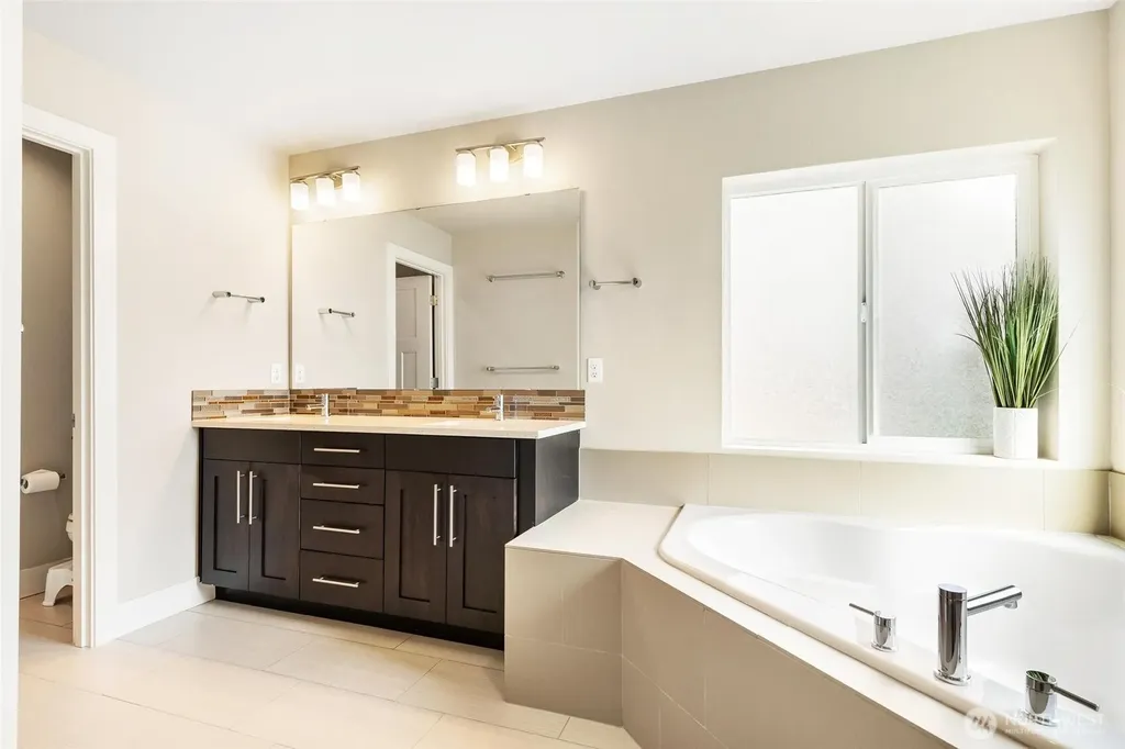 1222 198th Place SE Bothell WA 98012