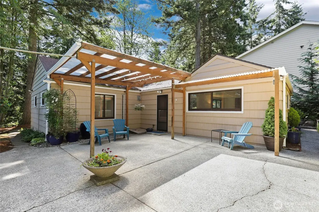13619 Des Moines Memorial Drive S Burien WA 98168