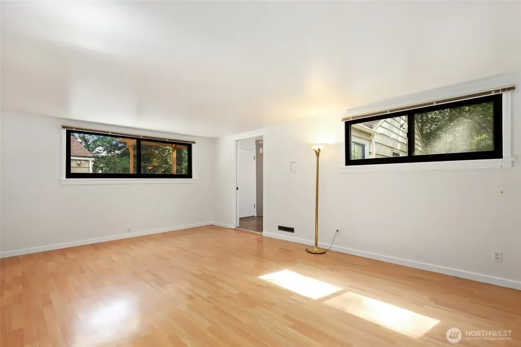13619 Des Moines Memorial Drive S Burien WA 98168
