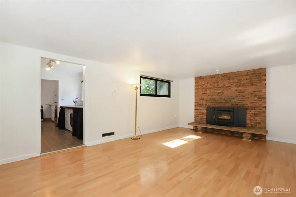 13619 Des Moines Memorial Drive S Burien WA 98168
