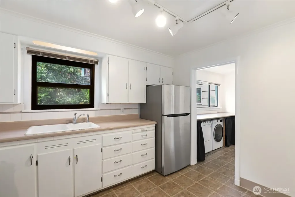 13619 Des Moines Memorial Drive S Burien WA 98168