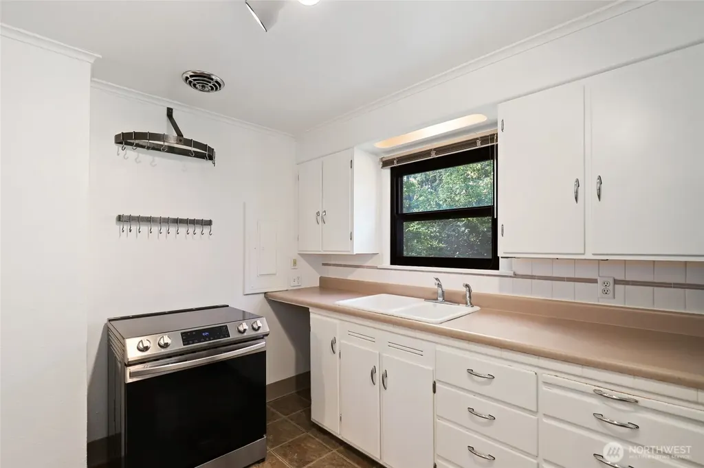13619 Des Moines Memorial Drive S Burien WA 98168