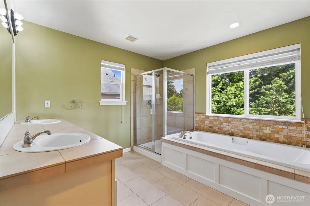15384 129th Avenue NE Woodinville WA 98072