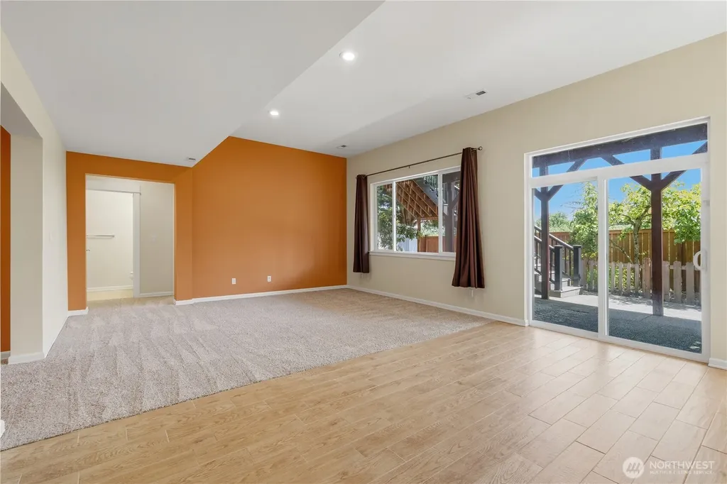 15384 129th Avenue NE Woodinville WA 98072