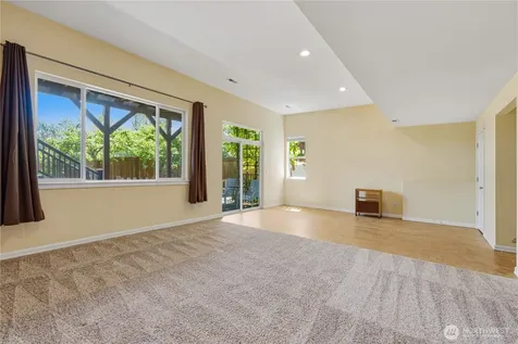 15384 129th Avenue NE Woodinville WA 98072