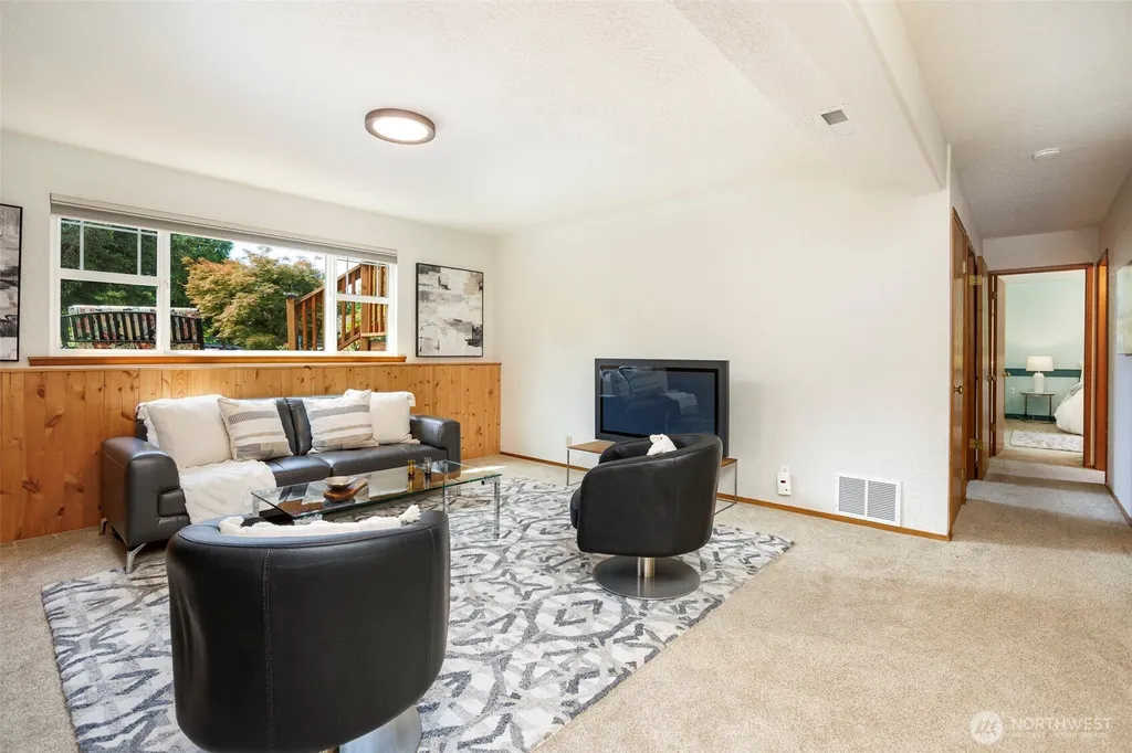 10152 NE 204th Street Bothell WA 98011