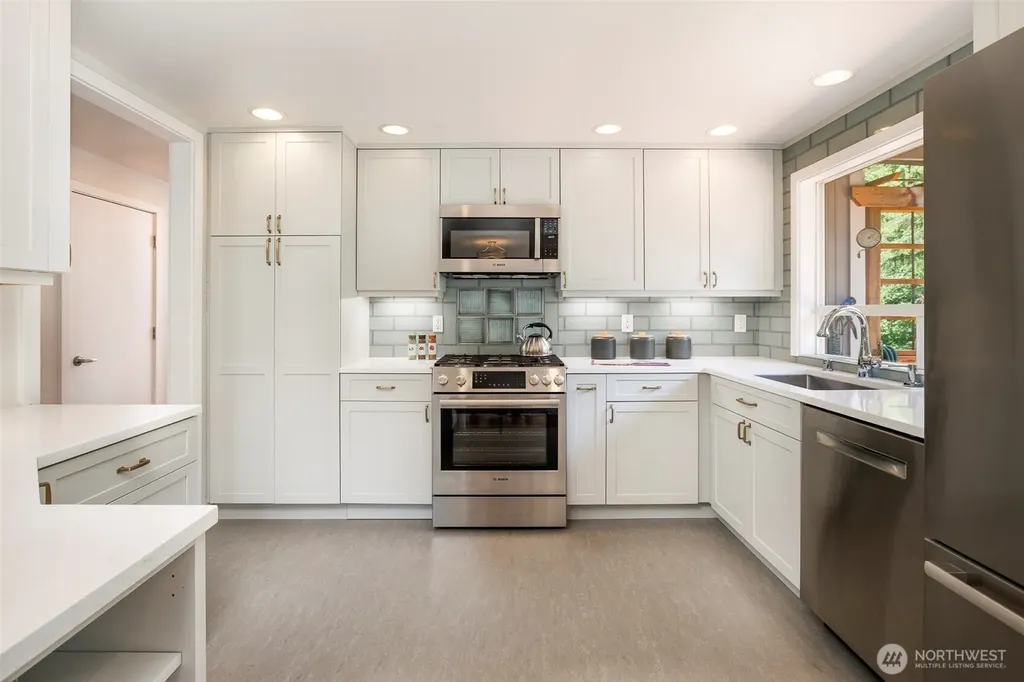 10152 NE 204th Street Bothell WA 98011