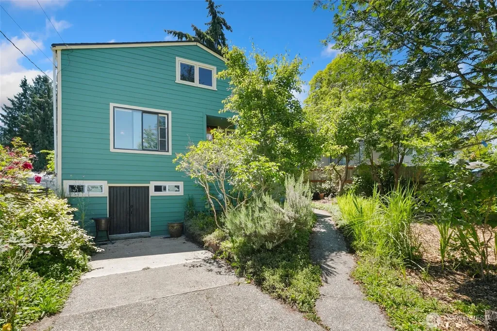 1235 S 101st Street Seattle WA 98168