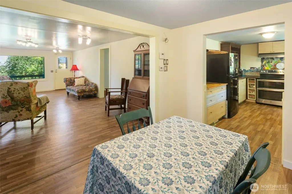 1235 S 101st Street Seattle WA 98168
