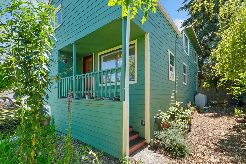 1235 S 101st Street Seattle WA 98168