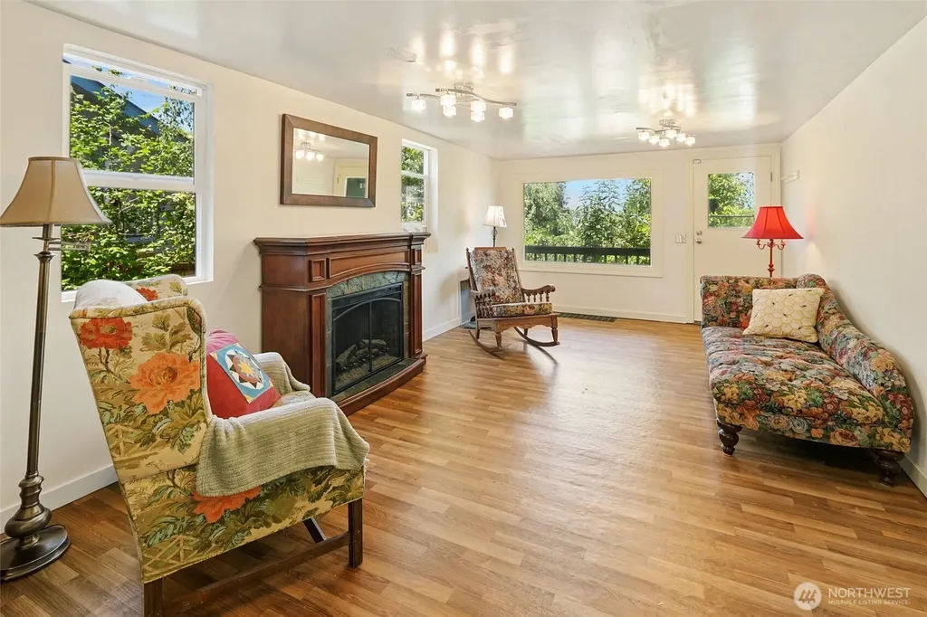 1235 S 101st Street Seattle WA 98168