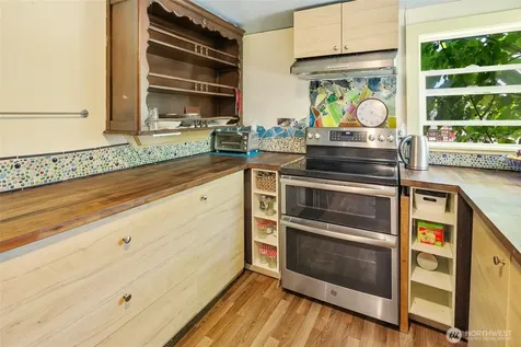 1235 S 101st Street Seattle WA 98168