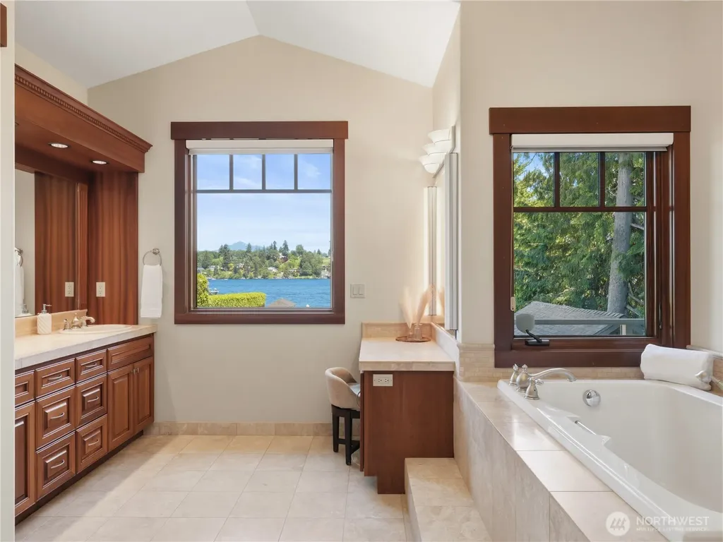 431 S Davies Road Lake Stevens WA 98258