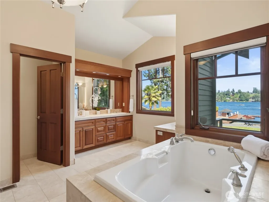 431 S Davies Road Lake Stevens WA 98258