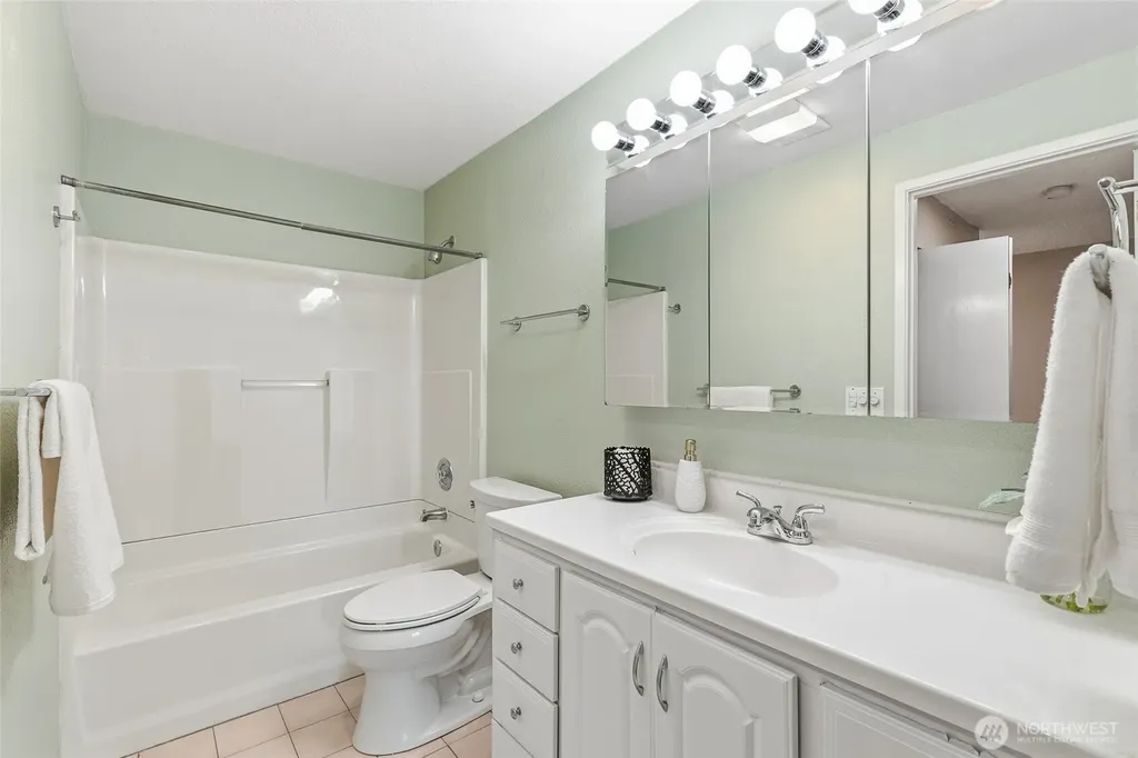 9398 Redmond-woodinville Road NE Redmond WA 98052