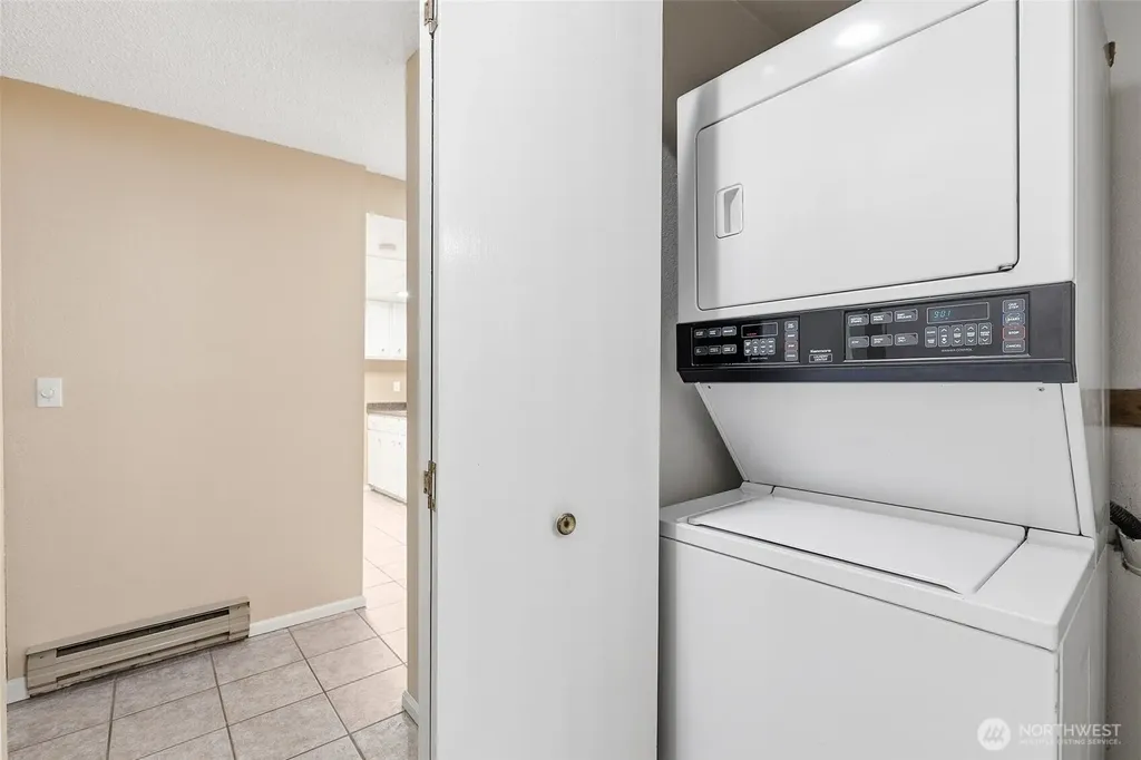 9398 Redmond-woodinville Road NE Redmond WA 98052