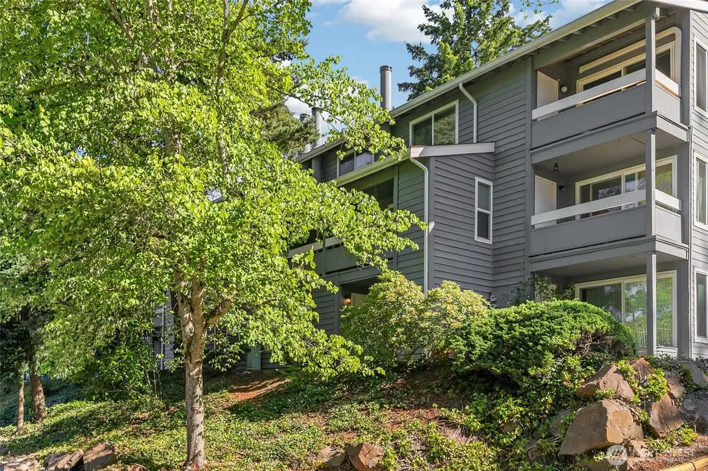 9398 Redmond-woodinville Road NE Redmond WA 98052