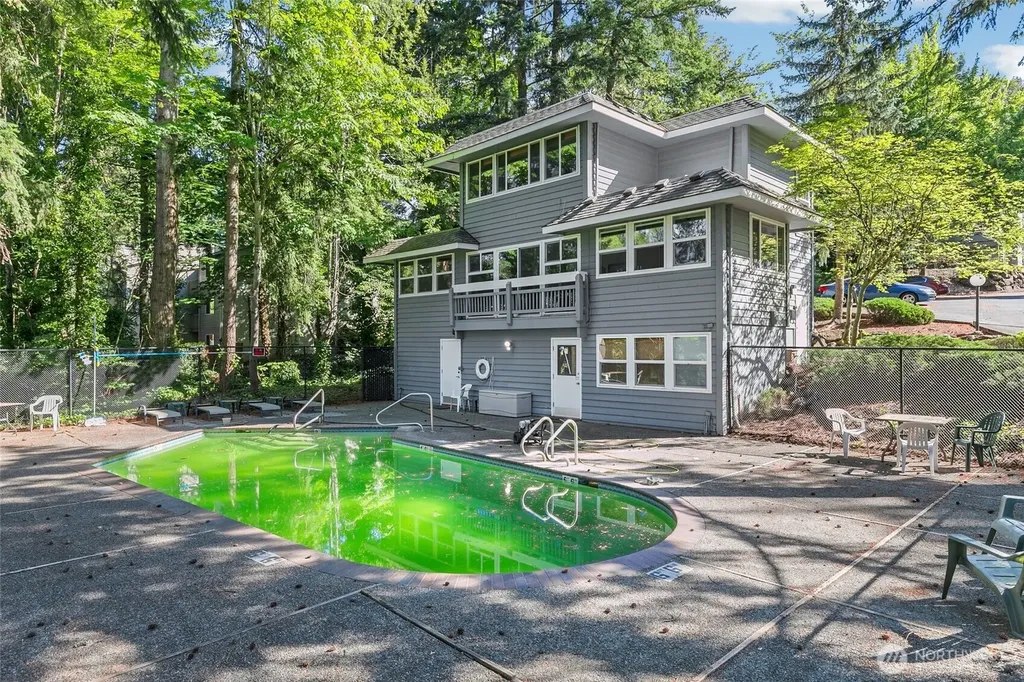 9398 Redmond-woodinville Road NE Redmond WA 98052